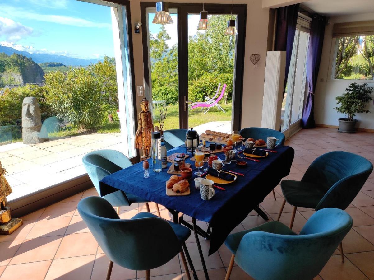 Le Belvedere : Chambres Et Table D'Hotes Montmélian Eksteriør billede